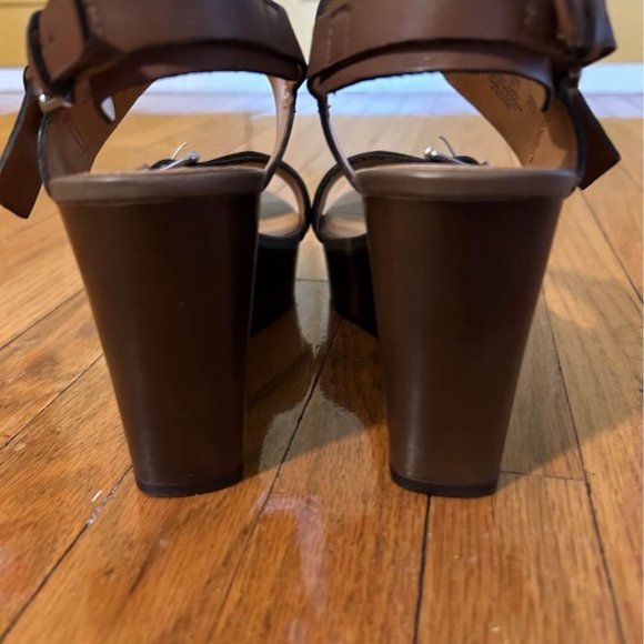Ladies' Brown Leather Sandals by Franco Sarto. Size 5.5 / 36.5 - Picture 3 of 5